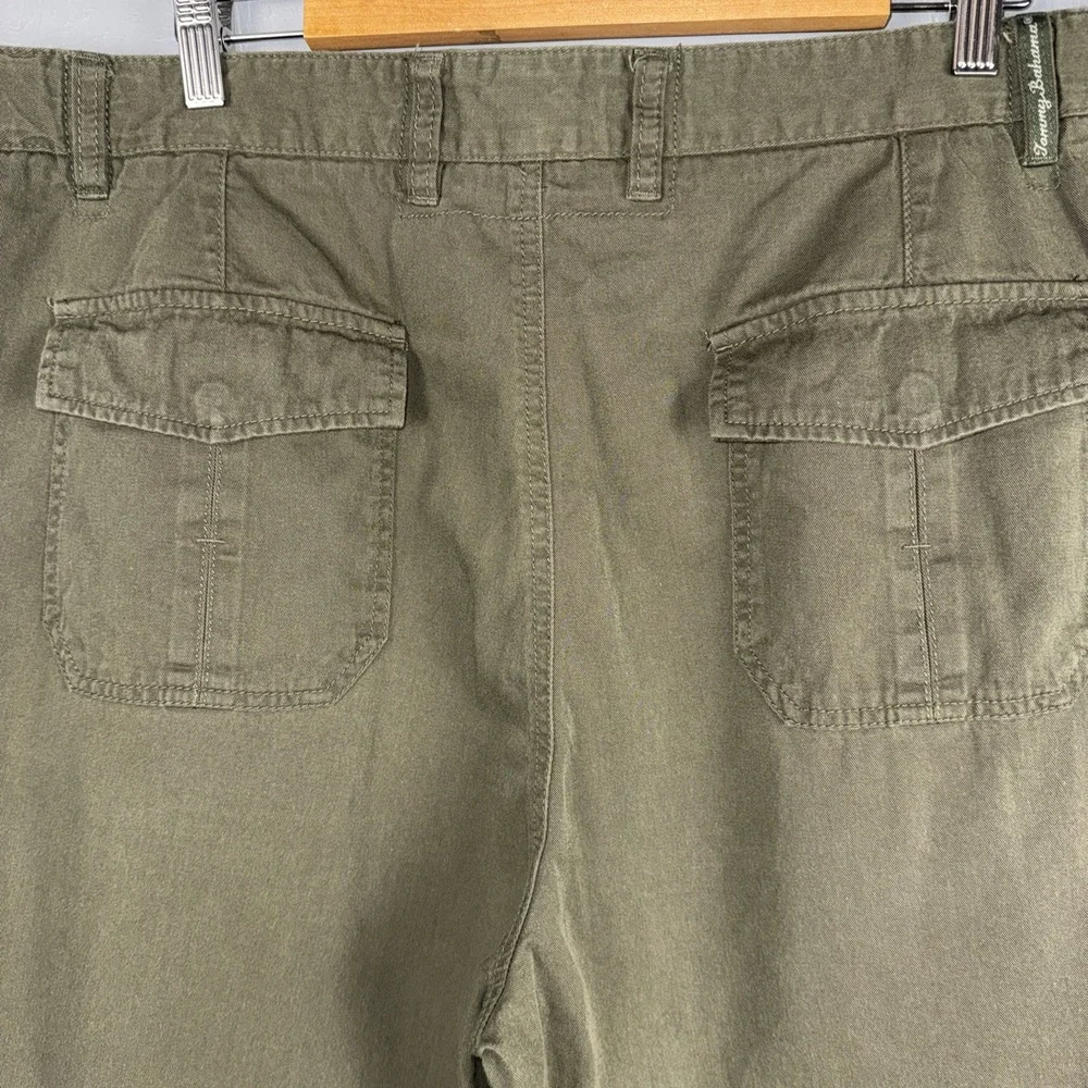 Tommy Bahama Shorts Men's 40 Military Green Elastic Sides